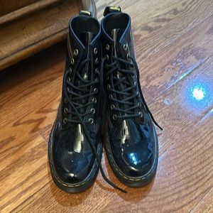 Dr marten combat boots